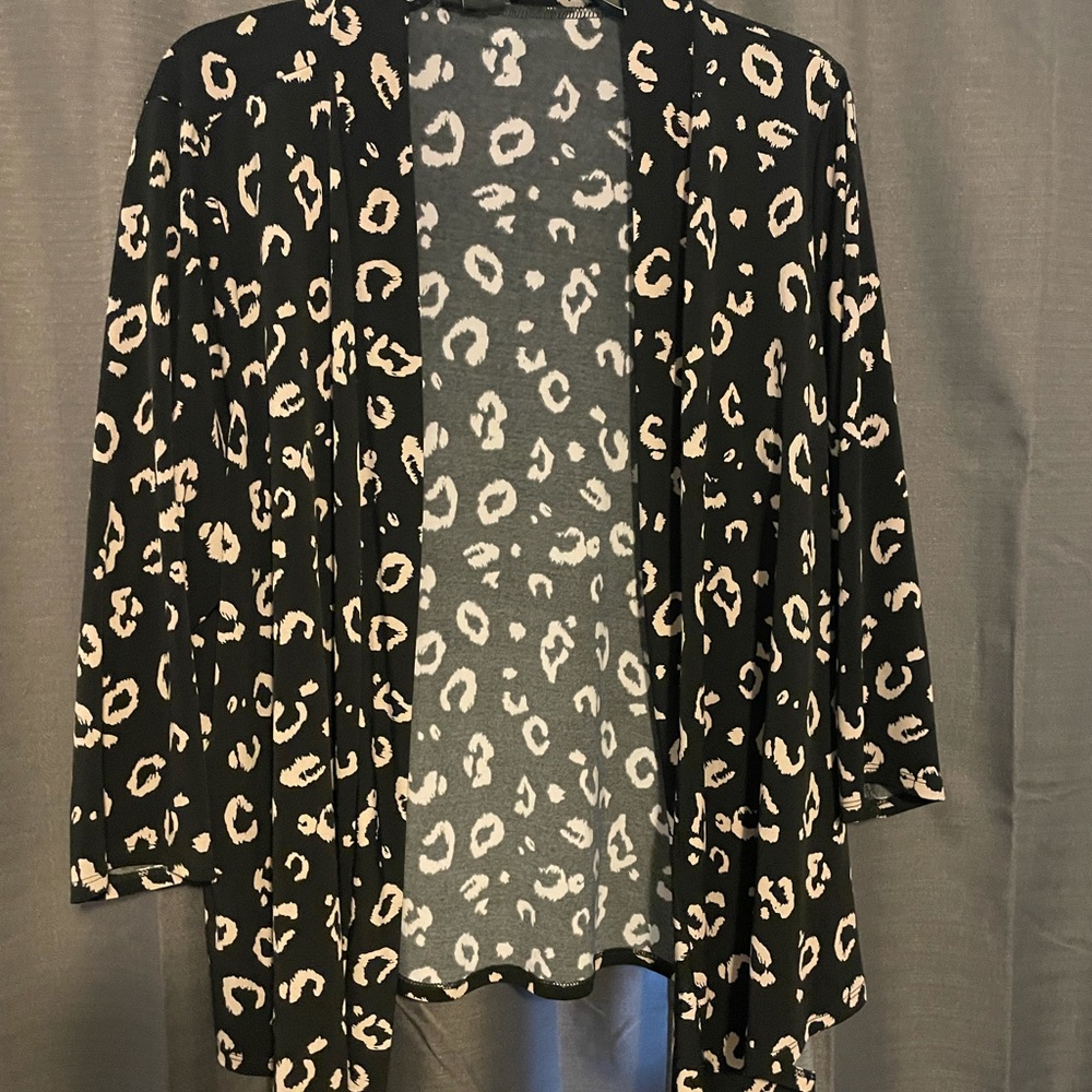 Torrid. Black Leopard Stretch Cardigan. Size 0. (XL)